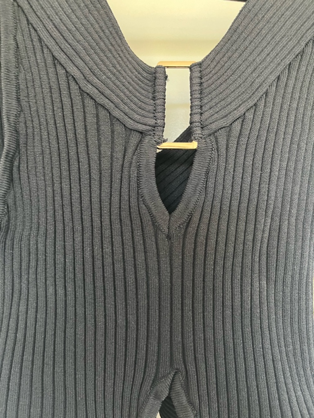 Ribbed Reversible V-Neck Black Tank Top with Hardware - Picture 5 of 11